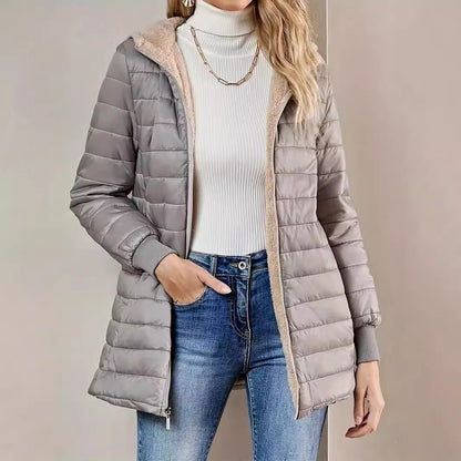 Veste Longue Matelassée à Capuche – Doublée Polaire & Coupe Ample