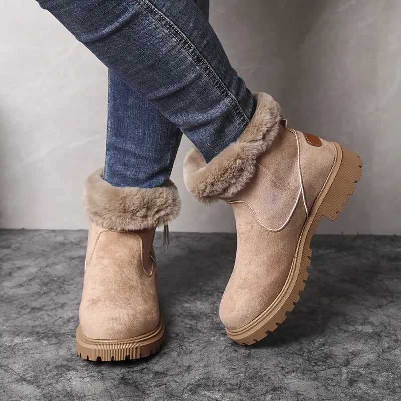 Bottes courtes en daim fourrure intégrée