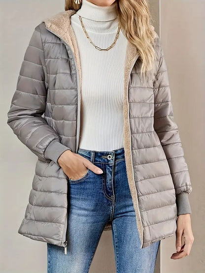 Veste Longue Matelassée à Capuche – Doublée Polaire & Coupe Ample