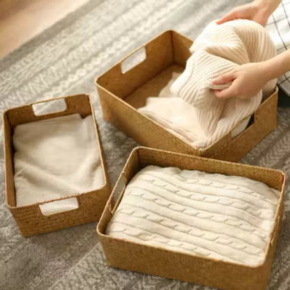 Scalloped Wicker Basket, Hand-woven Rattan Baskets with Built-in Handles, Water Hyacinth Basket for Organizing and Decor