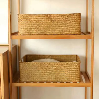 Scalloped Wicker Basket, Hand-woven Rattan Baskets with Built-in Handles, Water Hyacinth Basket for Organizing and Decor