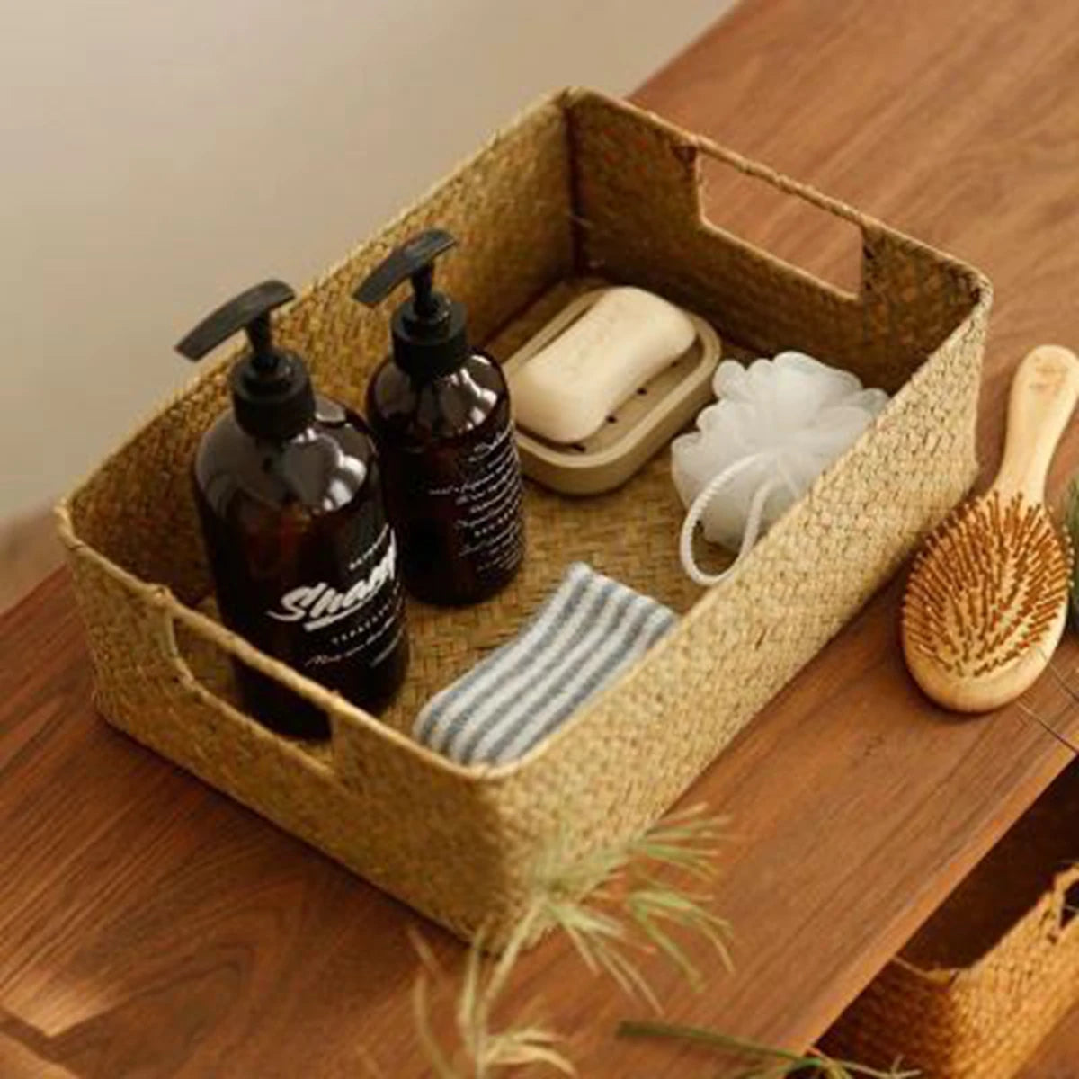 Scalloped Wicker Basket, Hand-woven Rattan Baskets with Built-in Handles, Water Hyacinth Basket for Organizing and Decor