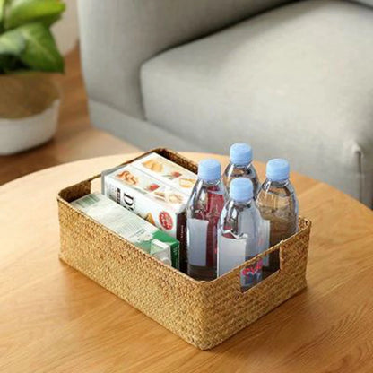 Scalloped Wicker Basket, Hand-woven Rattan Baskets with Built-in Handles, Water Hyacinth Basket for Organizing and Decor