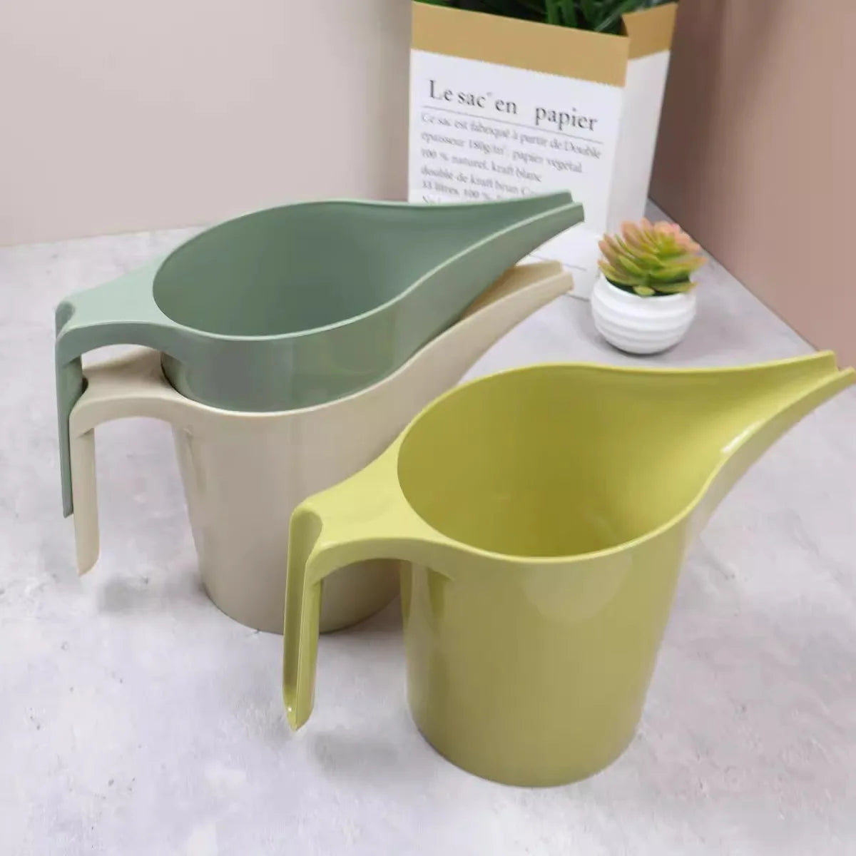 Popular long-spout watering can, plastic sprinkler, long-spout flower watering cup, suitable for gardening and baking