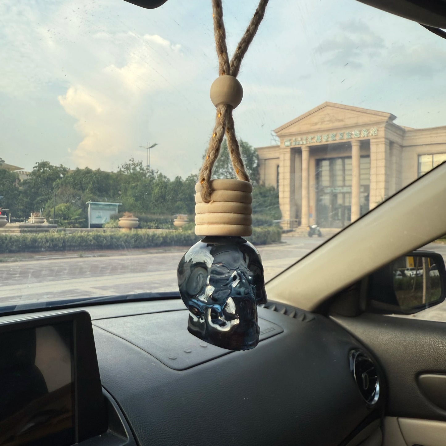 Little Kaizi *Skull Shape *Scented Car Air Freshener - Long-Lasting Car Diffuser - Lasts 60+ Days-A scent that men and tough guy