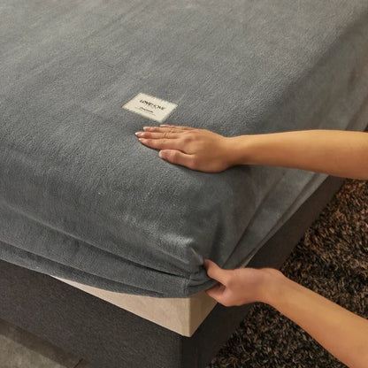 Soft Warm Thick Velvet Fitted Sheet High Quality Non Slip Mattress Cover Adjustable Protector Soft Bed Sheet with Elastic
