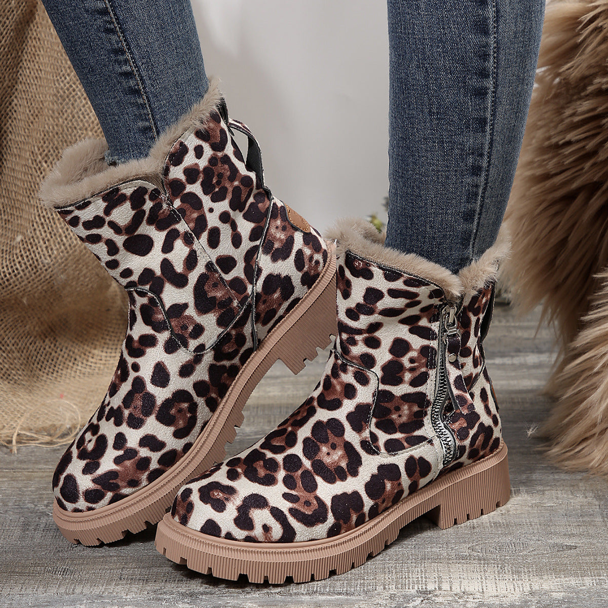 Bottes courtes en daim fourrure intégrée
